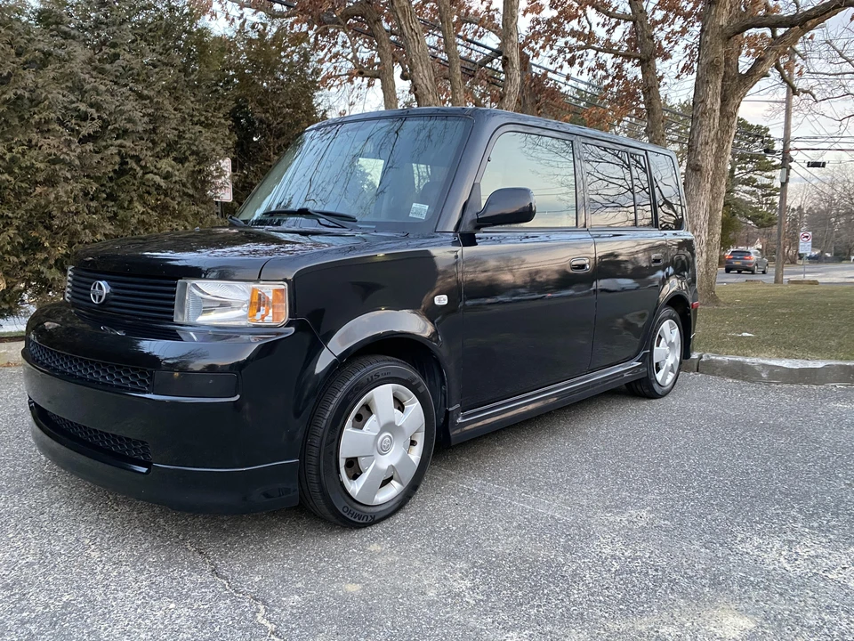 2005 Scion xB - Image 7 of 31