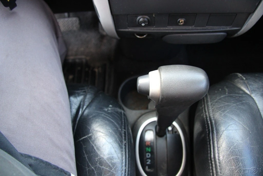 2005 Scion xB - Image 18 of 21