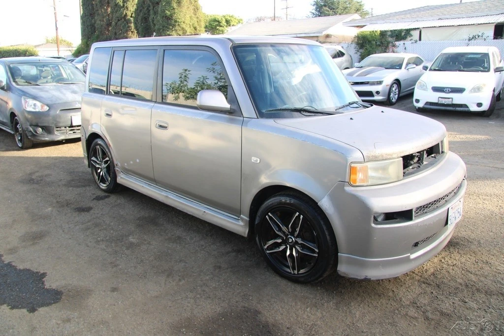2005 Scion xB - Image 2 of 21