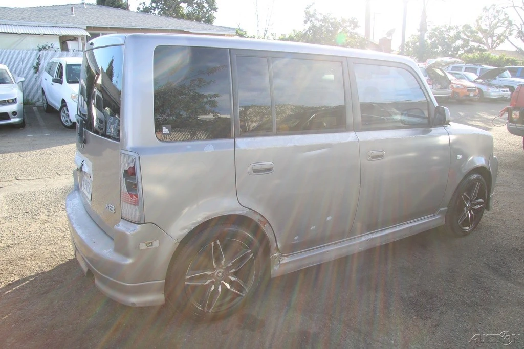 2005 Scion xB - Image 3 of 21