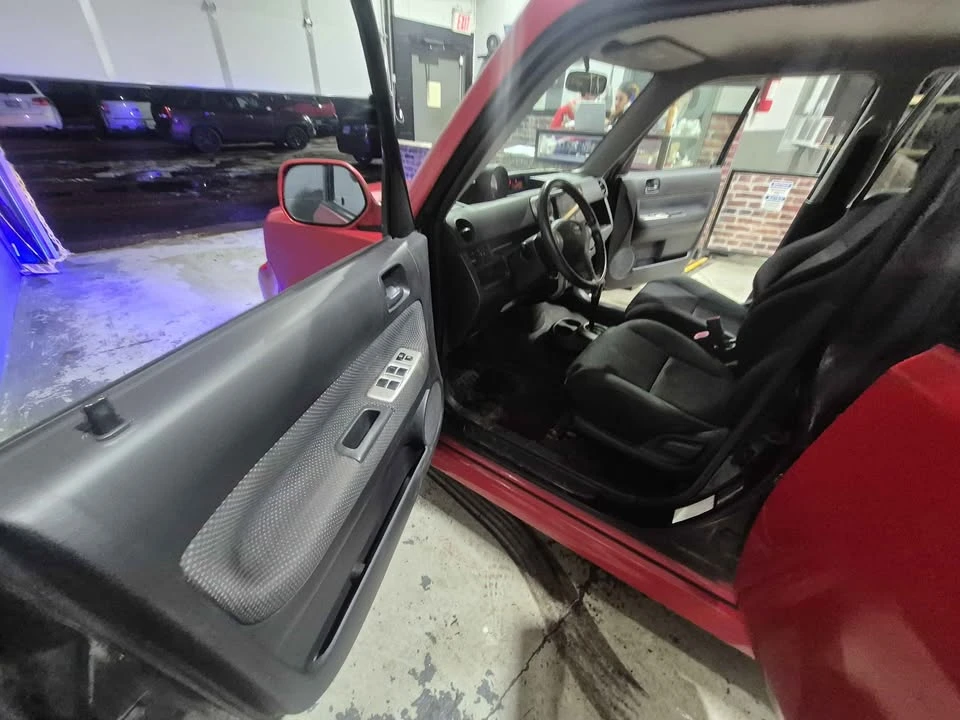 2005 Scion xB - Image 7 of 20