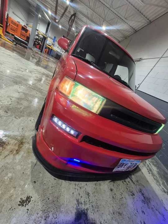 2005 Scion xB - Image 13 of 20