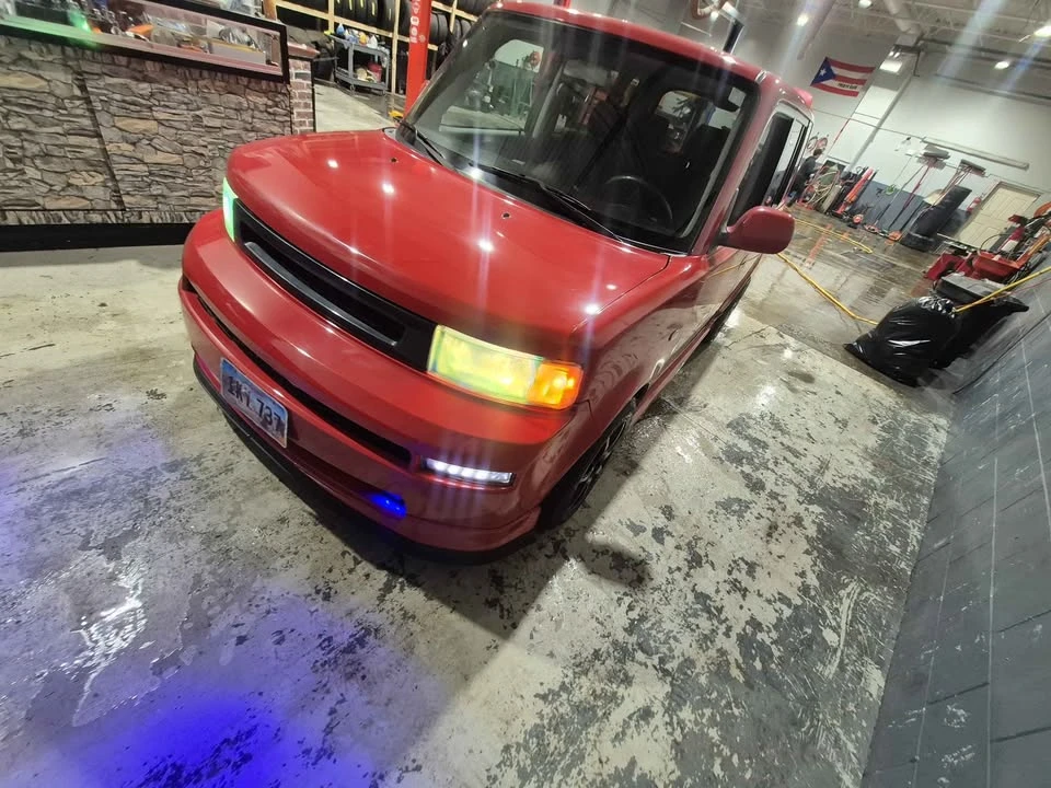 2005 Scion xB - Image 12 of 20