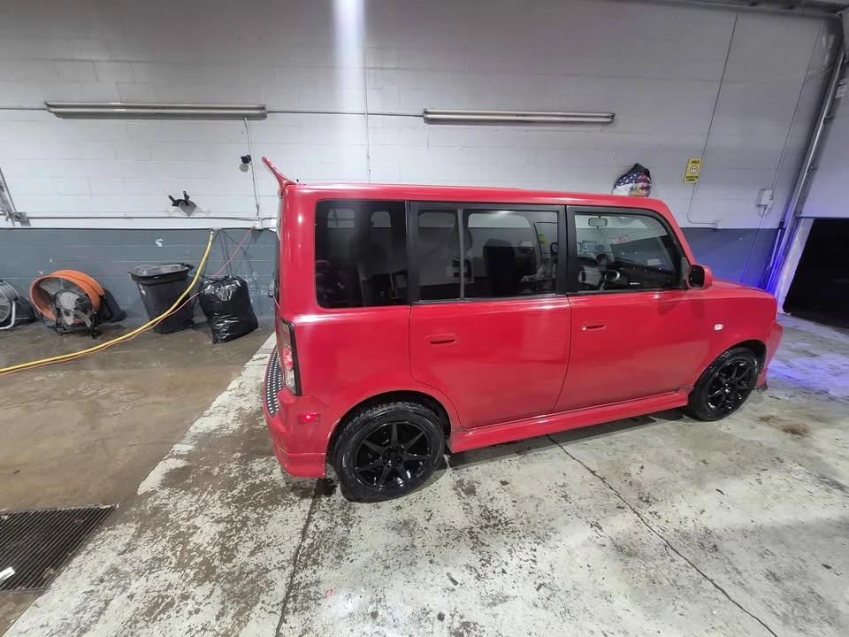 2005 Scion xB - Image 16 of 20