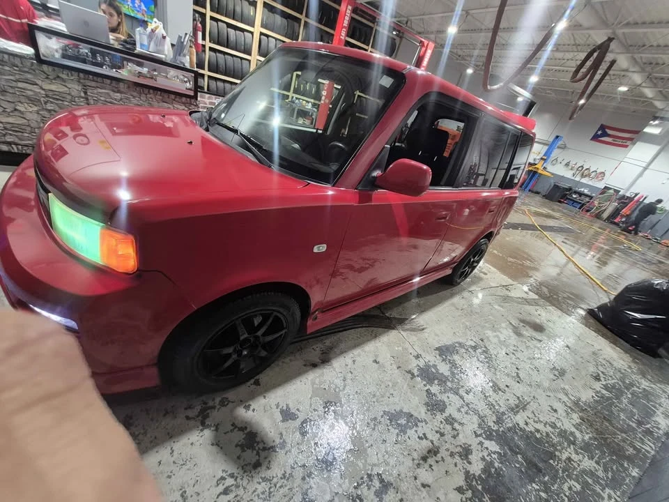 2005 Scion xB - Image 10 of 20