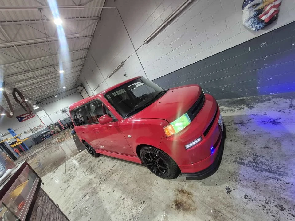2005 Scion xB - Image 14 of 20