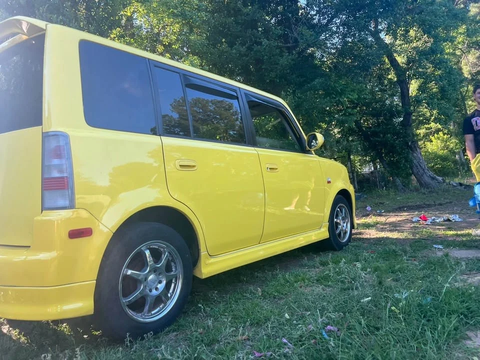 2005 Scion xB - Image 2 of 10