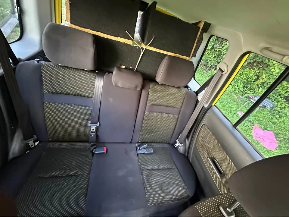 2005 Scion xB - Image 10 of 10