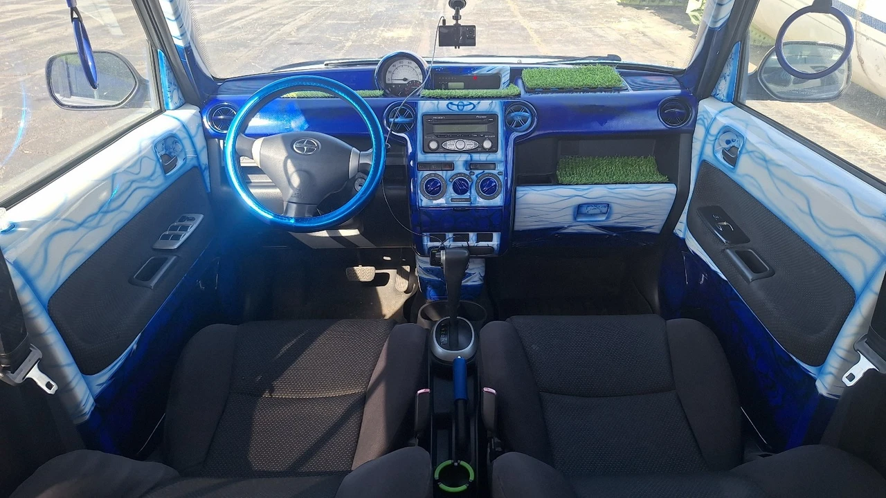 2005 Scion xB - Image 14 of 20