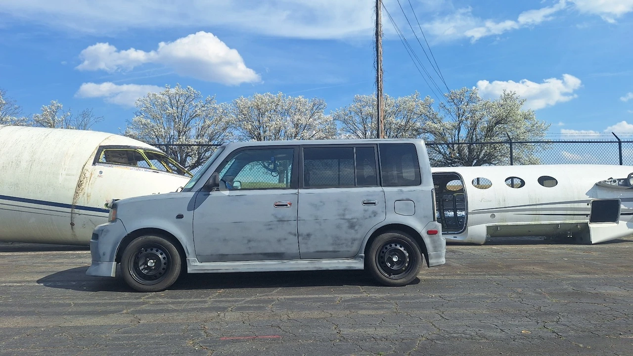 2005 Scion xB - Image 3 of 20