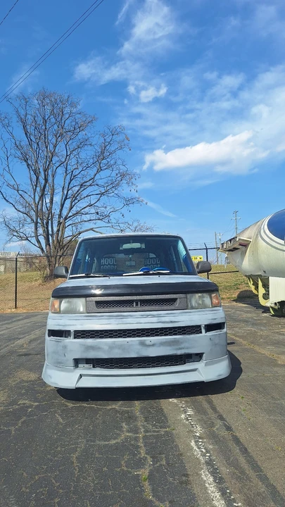 2005 Scion xB - Image 2 of 20