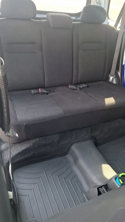 2005 Scion xB - Image 12 of 20