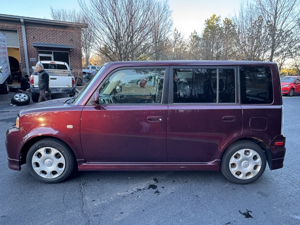2005 Scion xB - Image 2 of 17