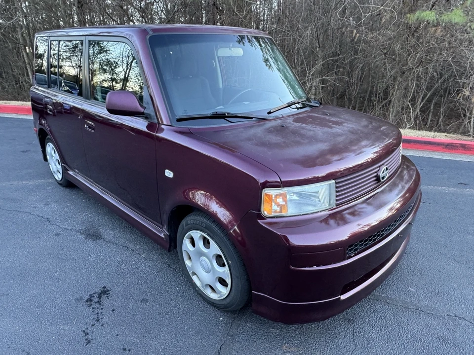 2005 Scion xB - Image 5 of 17