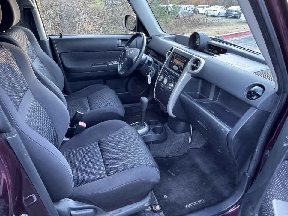 2005 Scion xB - Image 16 of 17