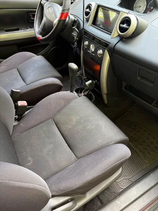 2005 Scion xA - Image 7 of 8