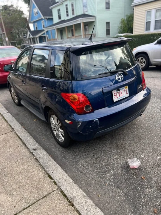2005 Scion xA - Image 2 of 5