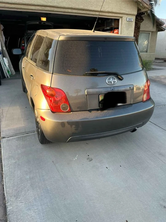 2005 Scion xA - Image 3 of 6