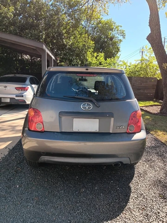 2005 Scion xA - Image 8 of 10