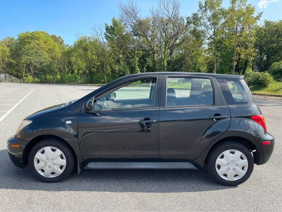 2005 Scion xA - Image 5 of 14