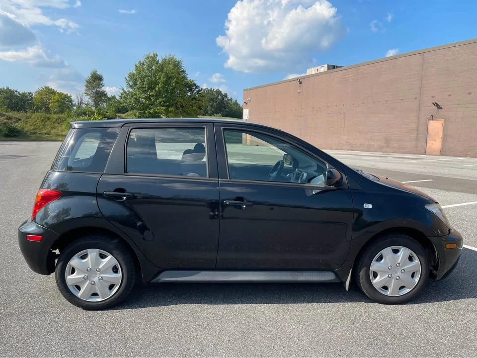 2005 Scion xA - Image 6 of 14