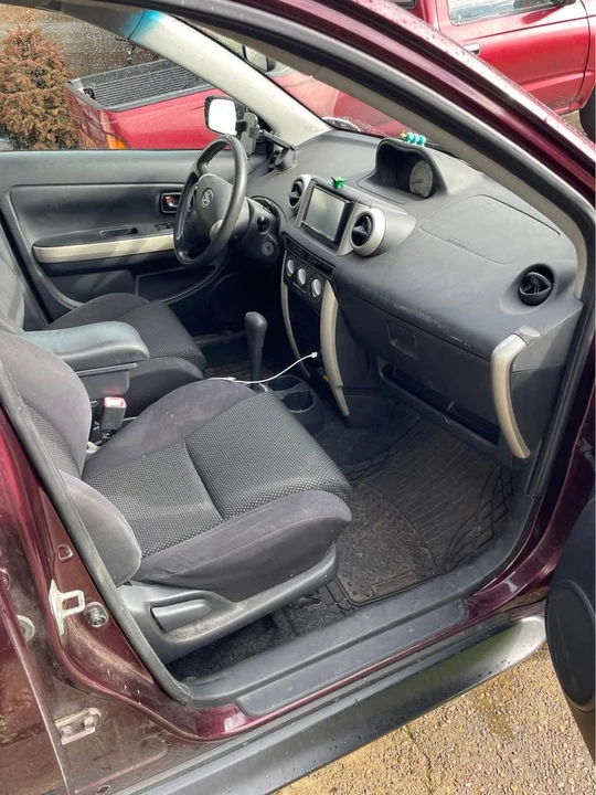 2005 Scion xA - Image 10 of 10