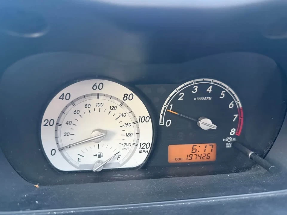 2005 Scion xA - Image 5 of 10