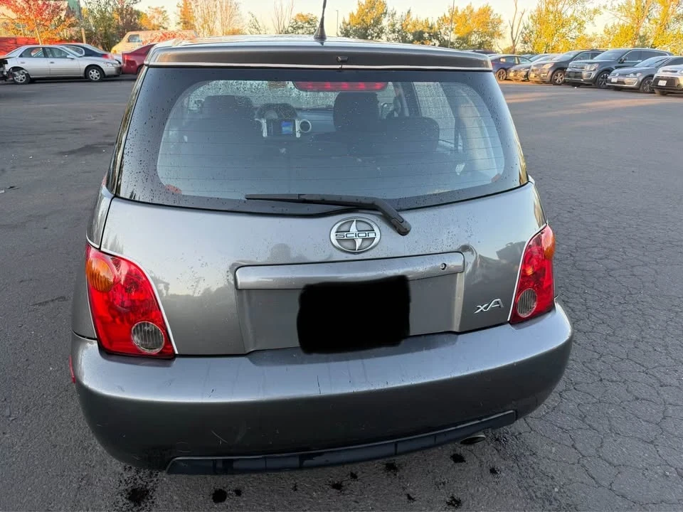 2005 Scion xA - Image 4 of 10