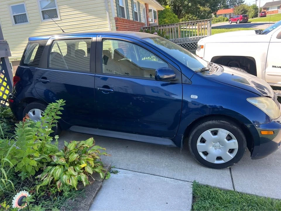2005 Scion xA - Image 2 of 6