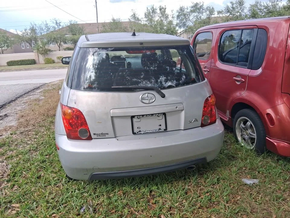 2005 Scion xA - Image 9 of 9