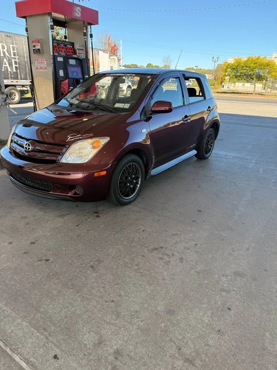 2005 Scion xA - Image 2 of 4