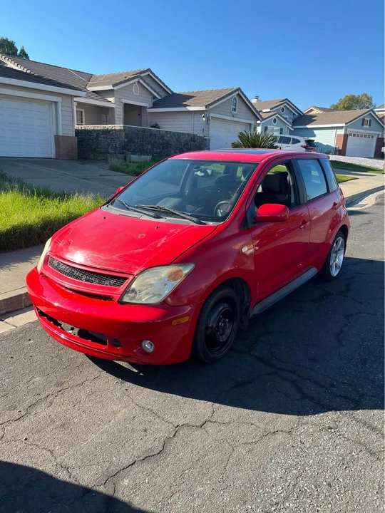 2005 Scion xA - Image 2 of 10