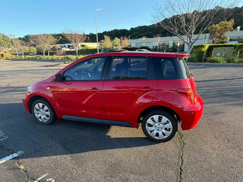 2005 Scion xA - Image 2 of 14