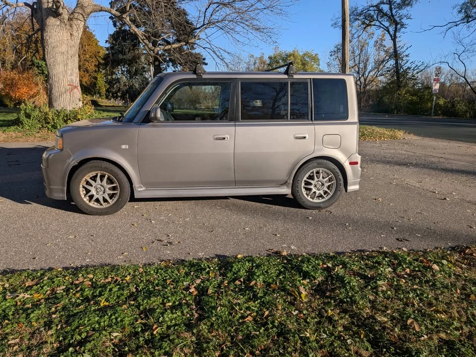 2005 Scion xB - Image 2 of 15
