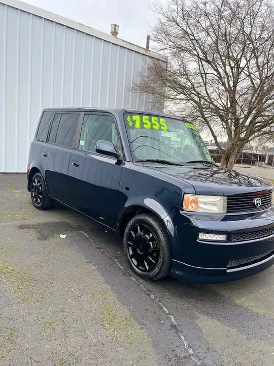 2005 Scion xB - Image 5 of 17