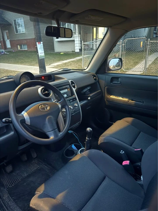 2005 Scion xB - Image 5 of 7