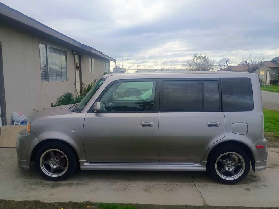 2005 Scion xB - Image 3 of 20