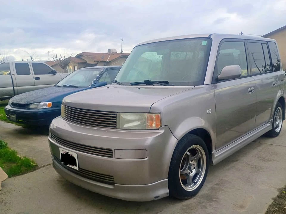 2005 Scion xB - Image 2 of 20