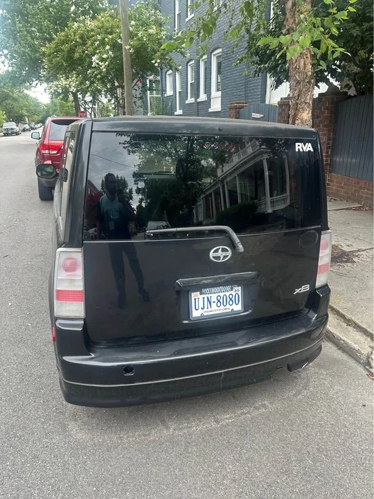 2005 Scion xB - Image 4 of 12