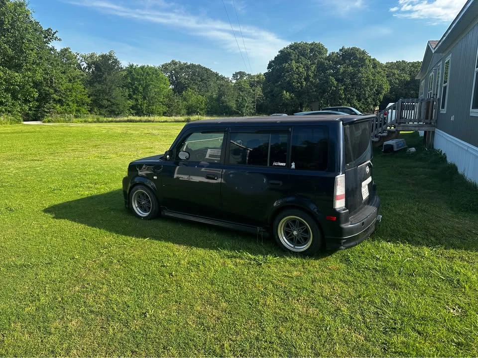 2005 Scion xB - Image 4 of 8