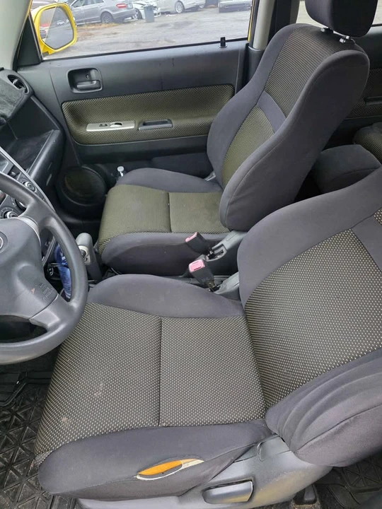 2005 Scion xB - Image 10 of 13
