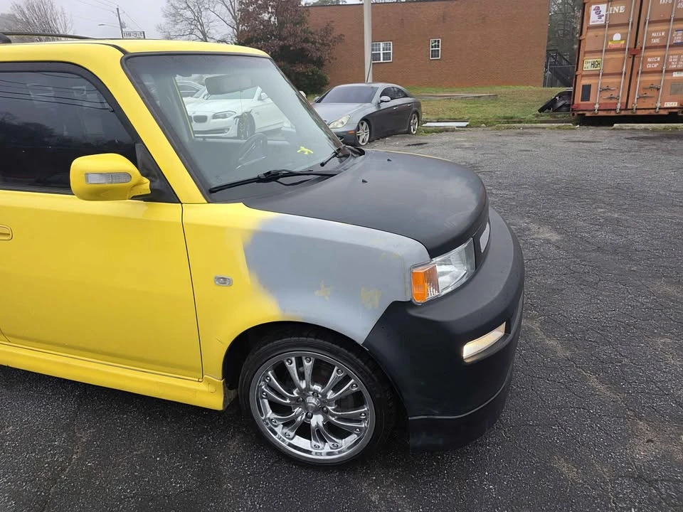 2005 Scion xB - Image 5 of 13