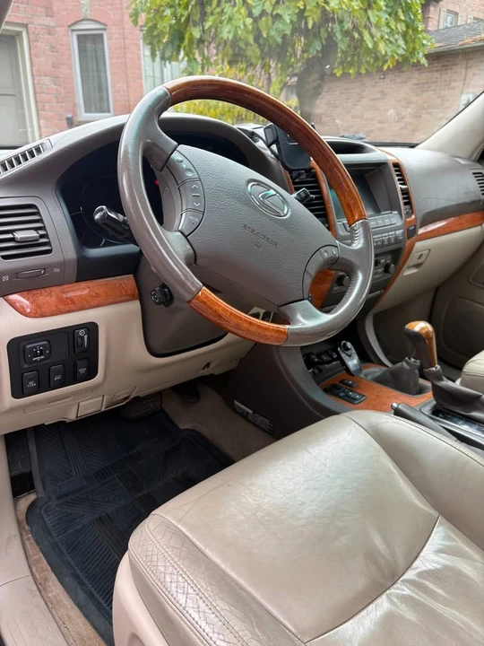 2005 Lexus GX 1st Gen - Image 5 of 10