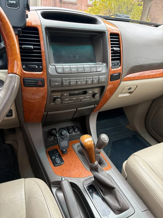 2005 Lexus GX 1st Gen - Image 6 of 10