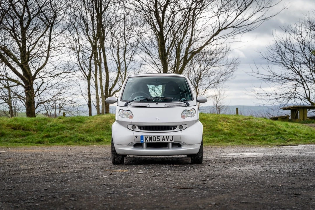 2005 Smart Fortwo 1st Gen - Image 2 of 30