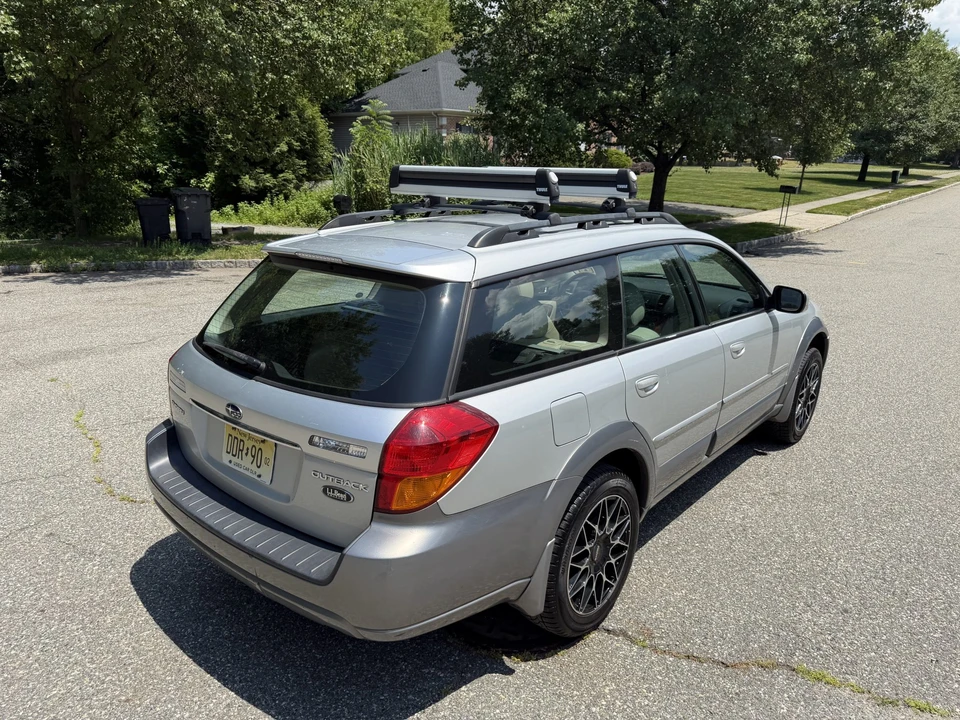 2005 Subaru Outback 3rd Gen - Image 17 of 31