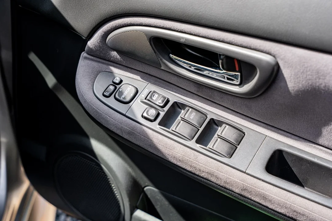 2005 Subaru Impreza WRX STi 2nd Gen - Image 27 of 30