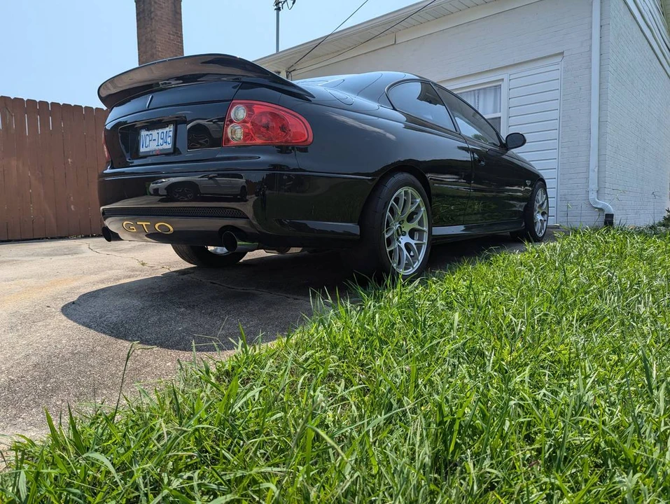 2005 Pontiac GTO 4th Gen - Image 2 of 10