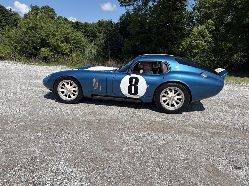 2005 Superformance - Image 9 of 25