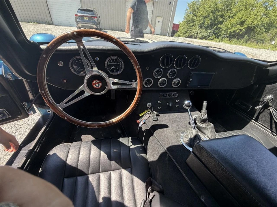 2005 Superformance - Image 16 of 25